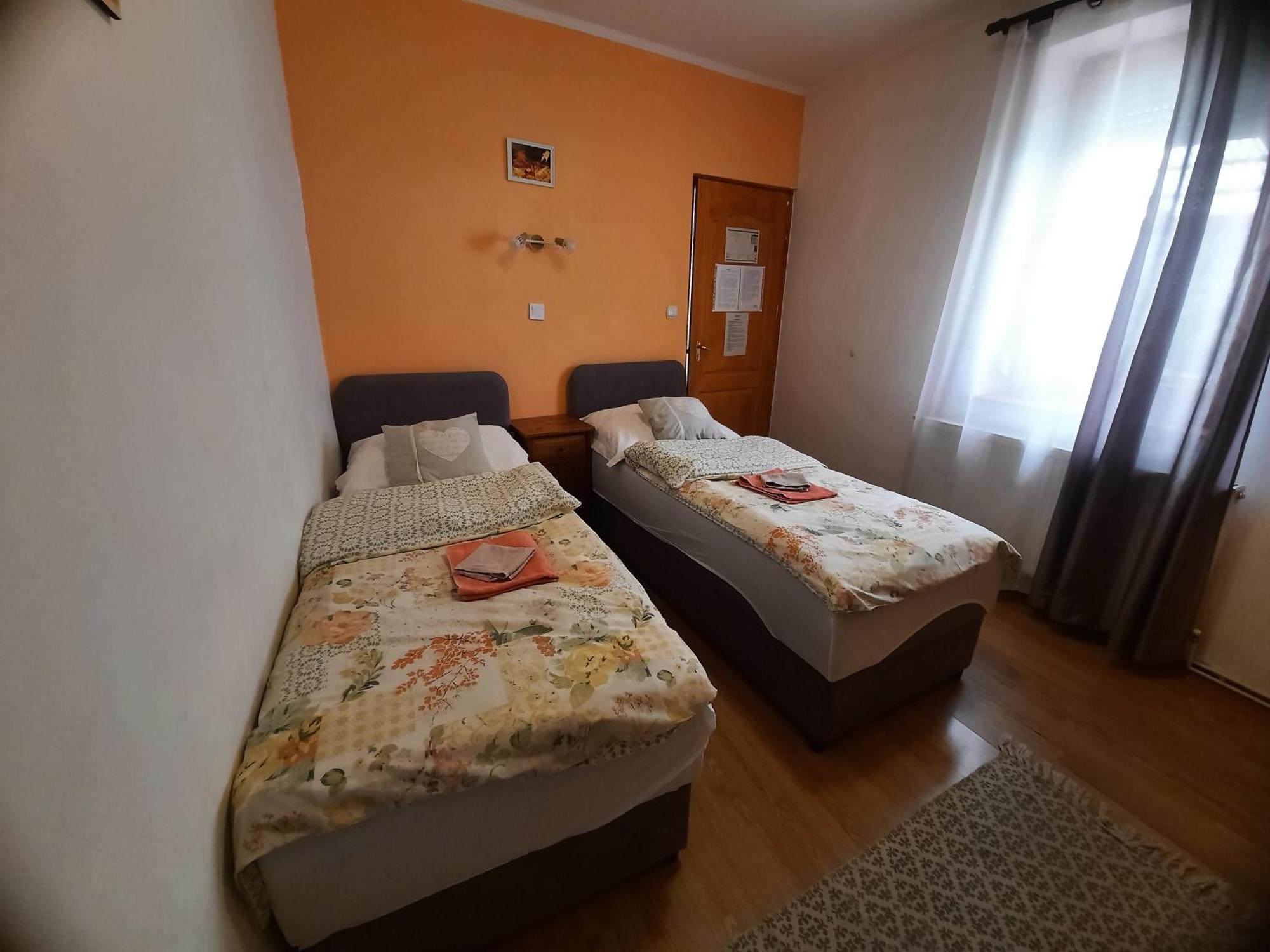 Kis Rigó vendégház Salgótarján Extérieur photo