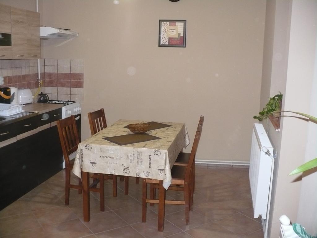 Kis Rigó vendégház Salgótarján Extérieur photo
