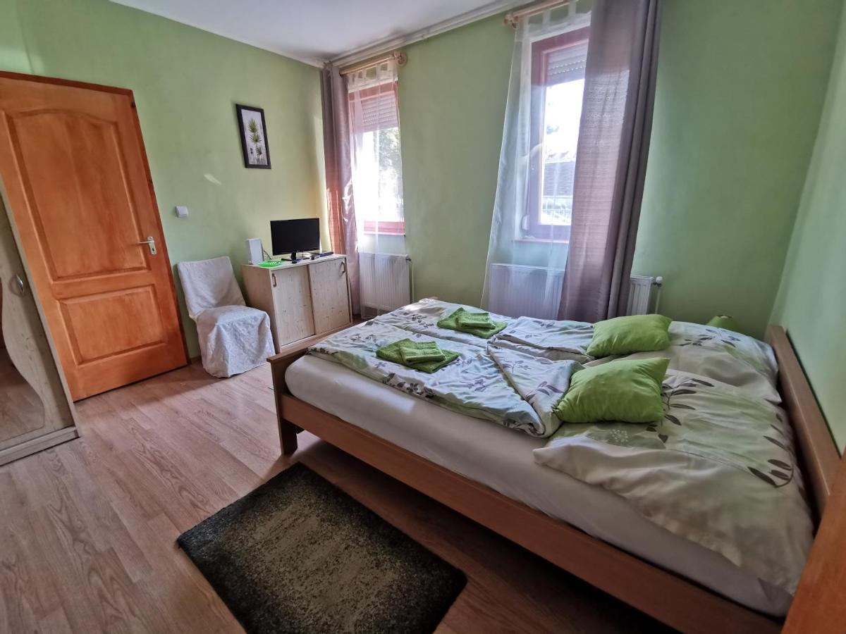 Kis Rigó vendégház Salgótarján Extérieur photo