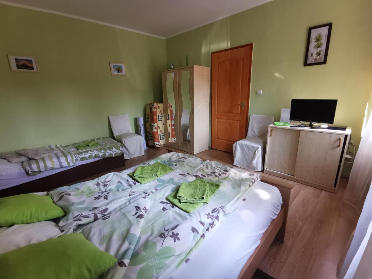 Kis Rigó vendégház Salgótarján Extérieur photo