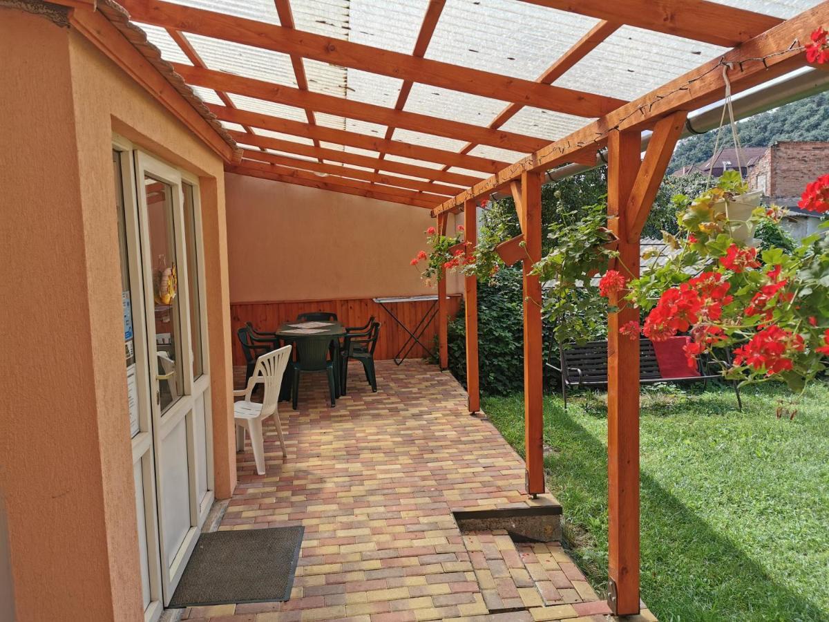 Kis Rigó vendégház Salgótarján Extérieur photo