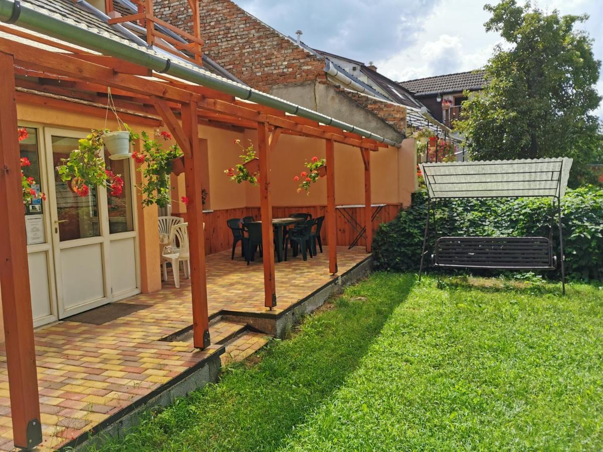 Kis Rigó vendégház Salgótarján Extérieur photo